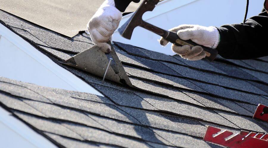 Professional gutter cleaning in Closplint, KY